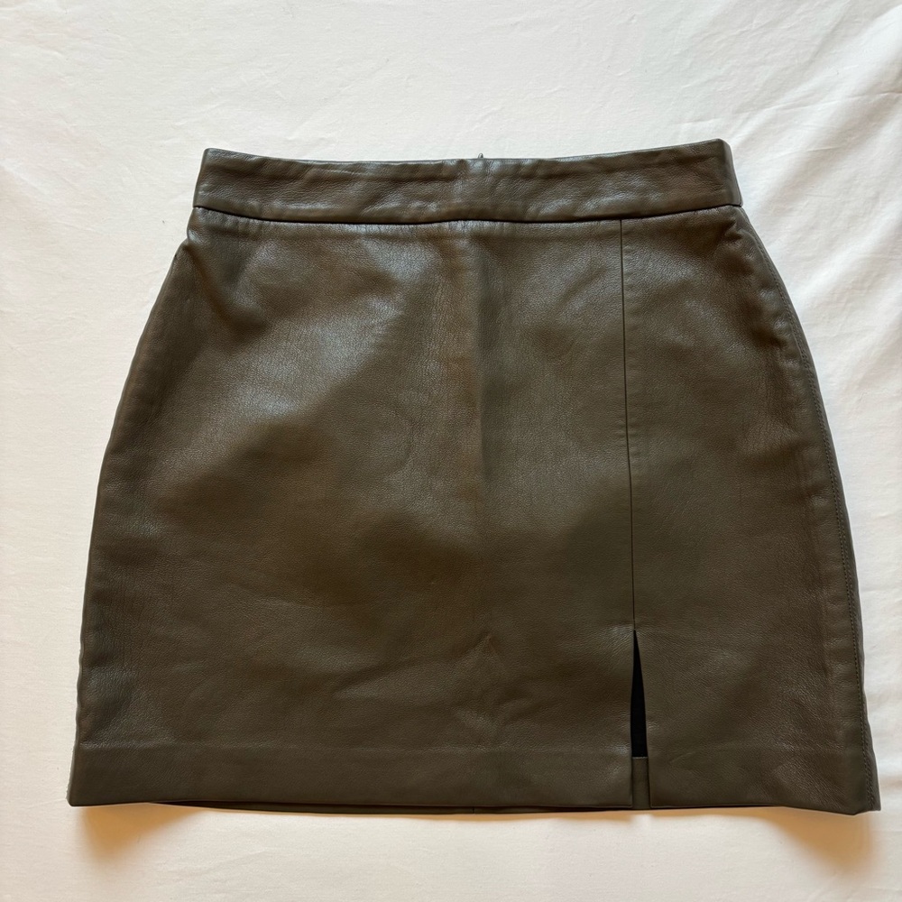🔥LAST CHANCE🔥 Wilfred Olive Mini Skirt